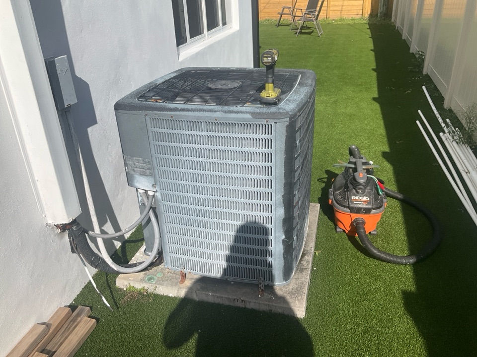 AC Maintenance Call. Perform routine maintenance per maintenance agreement on Carrier and Goodman air conditioning split system. 