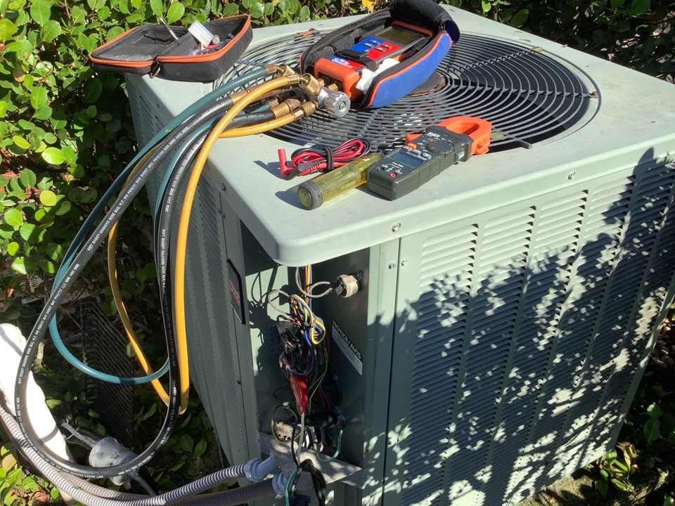 AC Maintenance Call. Perform routine maintenance per maintenance agreement on Rheem and First Company air conditioning split system. 