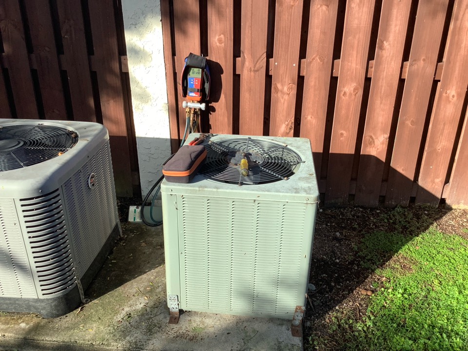 AC Maintenance Call. Perform routine maintenance per maintenance agreement on Rheem air conditioning split system. 