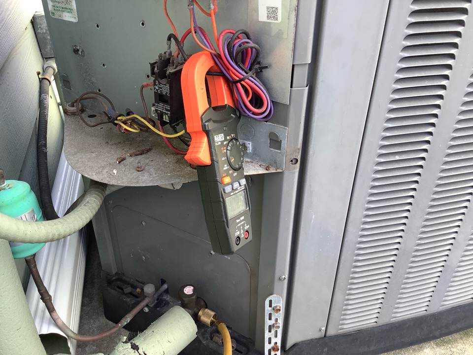 AC Maintenance Call. Perform routine maintenance per maintenance agreement on Ruud air conditioning split system. 