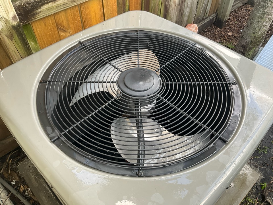 AC Maintenance Call. Perform routine maintenance per maintenance agreement on Ruud air conditioning split system. 