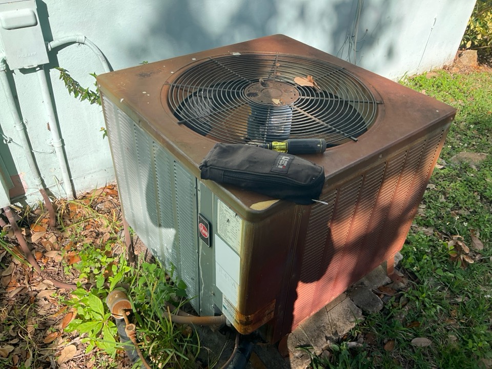 AC Maintenance Call. Perform routine maintenance per maintenance agreement on Rheem air conditioning split system.  