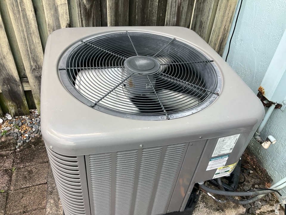 AC Maintenance Call. Perform routine maintenance per maintenance agreement on Ruud air conditioning split system. 