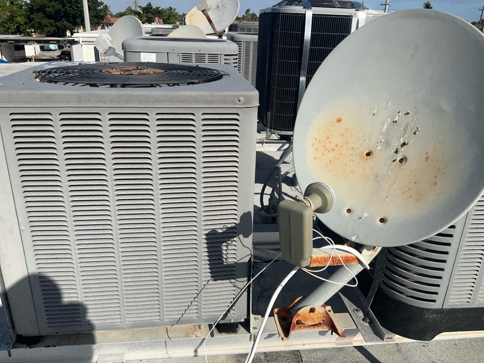 AC Maintenance Call. Perform routine maintenance per maintenance agreement on Rheem air conditioning split system. 