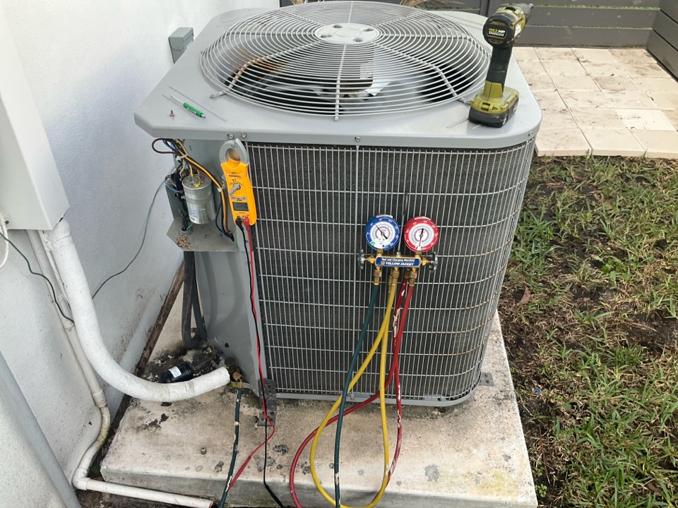 AC Maintenance Call. Perform routine maintenance per maintenance agreement on Carrier air conditioning split system. 