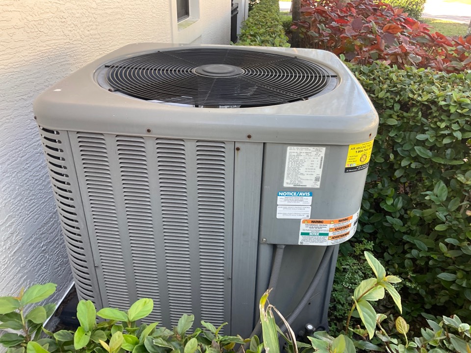 AC Maintenance Call. Perform routine maintenance per maintenance agreement on air conditioning split system.  