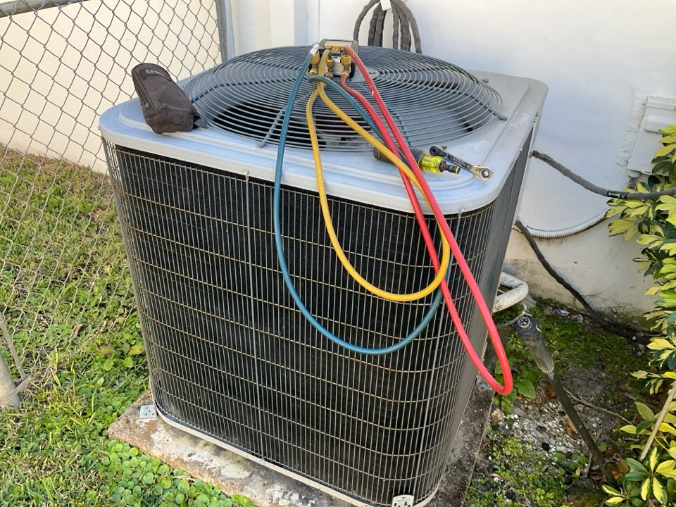 AC Maintenance Call. Perform routine maintenance per maintenance agreement on air conditioning split system. 