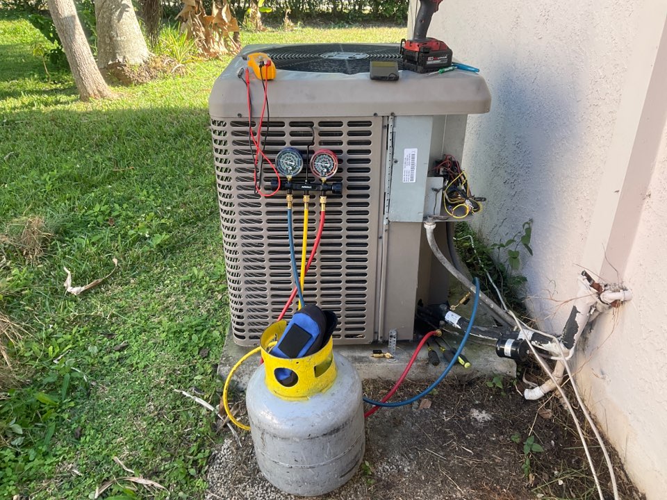 AC Maintenance Call. Perform routine maintenance per maintenance agreement on air conditioning split system.  