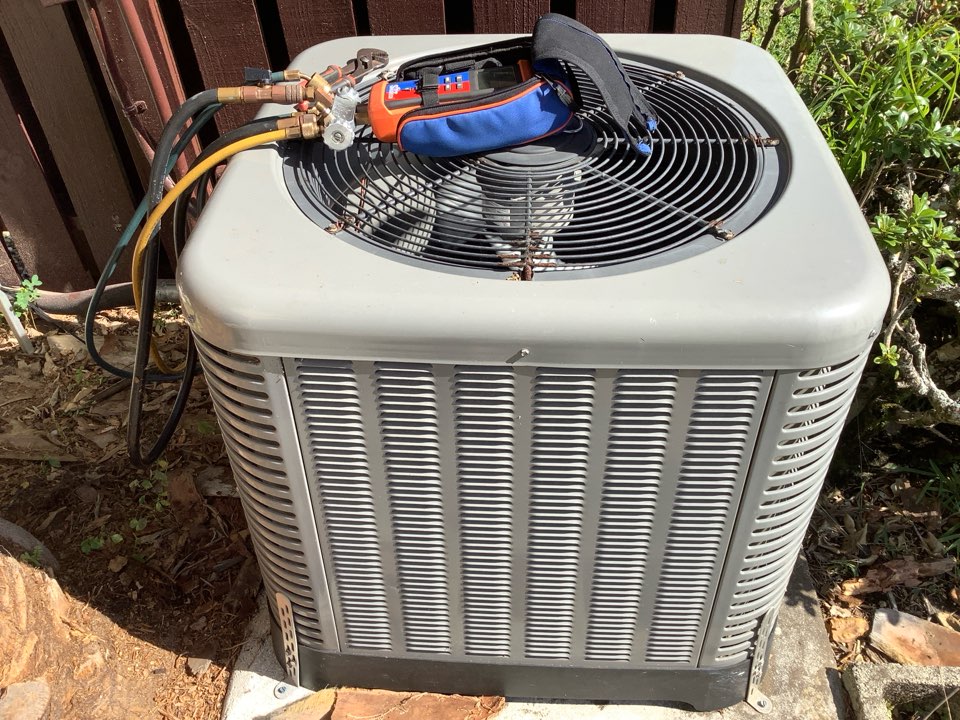 AC Maintenance Call. Perform routine maintenance per maintenance agreement on Rheem air conditioning split system. 