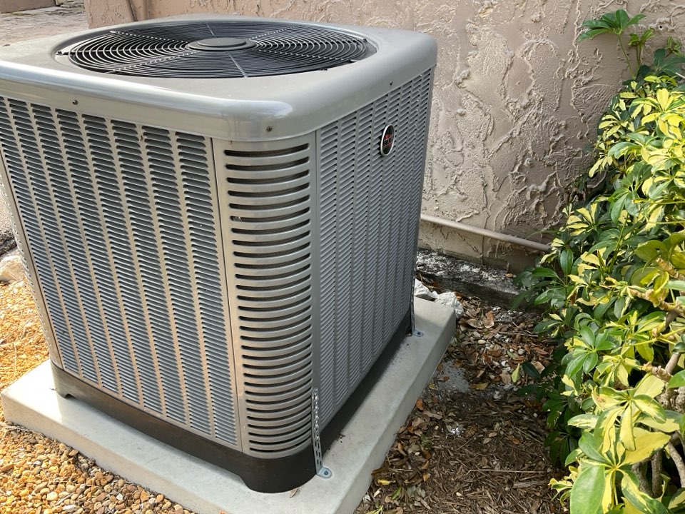 AC Maintenance Call. Perform routine maintenance per maintenance agreement on Ruud air conditioning split system. 