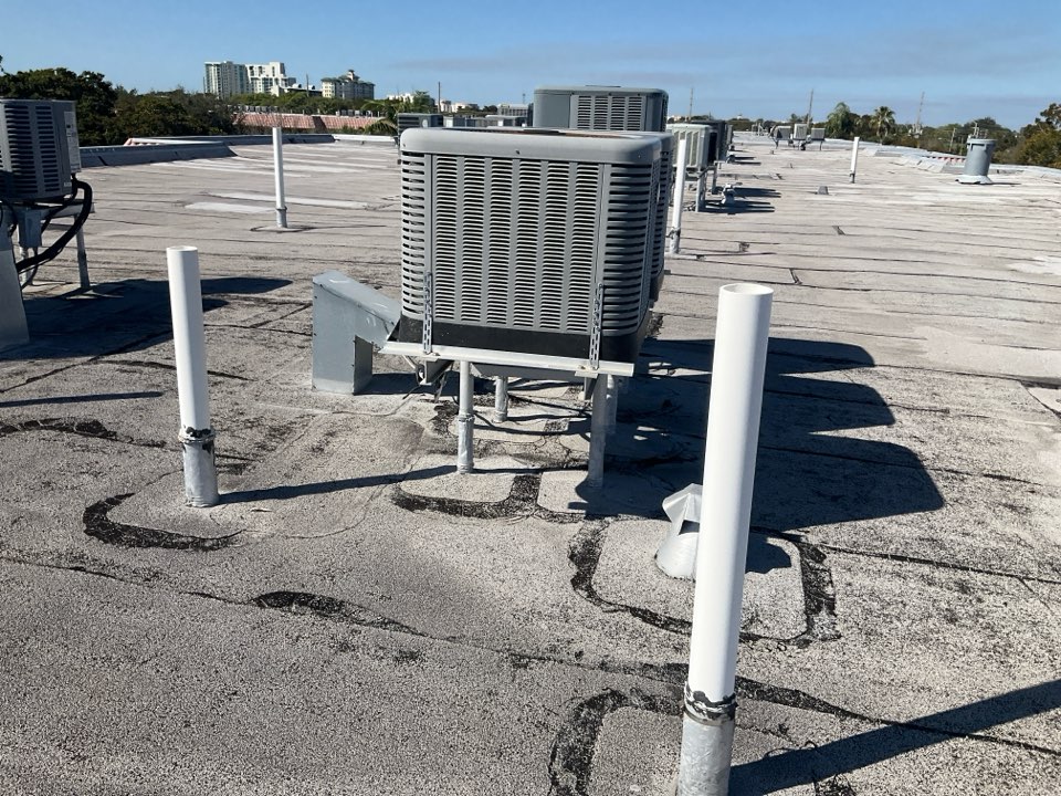 AC Maintenance Call. Perform routine maintenance per maintenance agreement on air conditioning split system. 