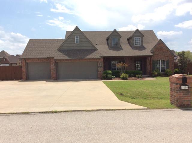 Broken Arrow, OK - Roof replacement using high definition lifetime shingles, replaced gutter and downspouts, replaced garage doors, painted garage doors and shop door, repairs to windows Broken Arrow, OK - Roof replacement using high definition lifetime shingles, replaced gutter and downspouts, replaced garage doors, painted garage doors and shop door, repairs to windows