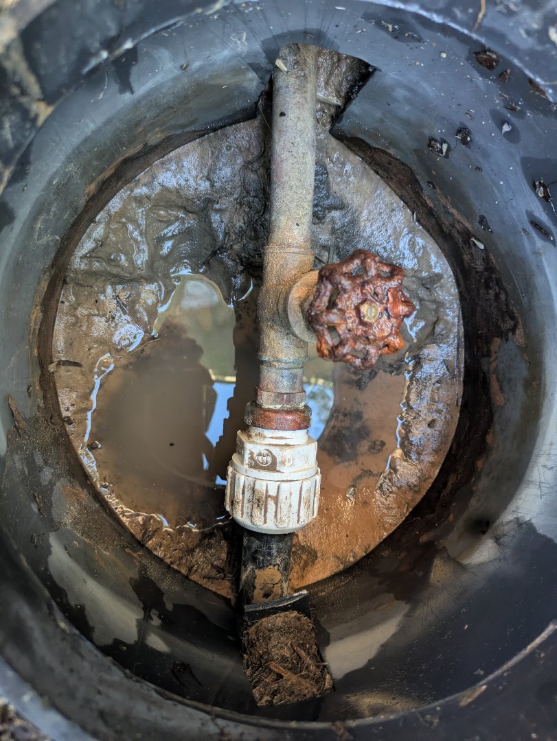 Azle, TX - leaking water line fitting repair Azle, TX - leaking water line fitting repair
