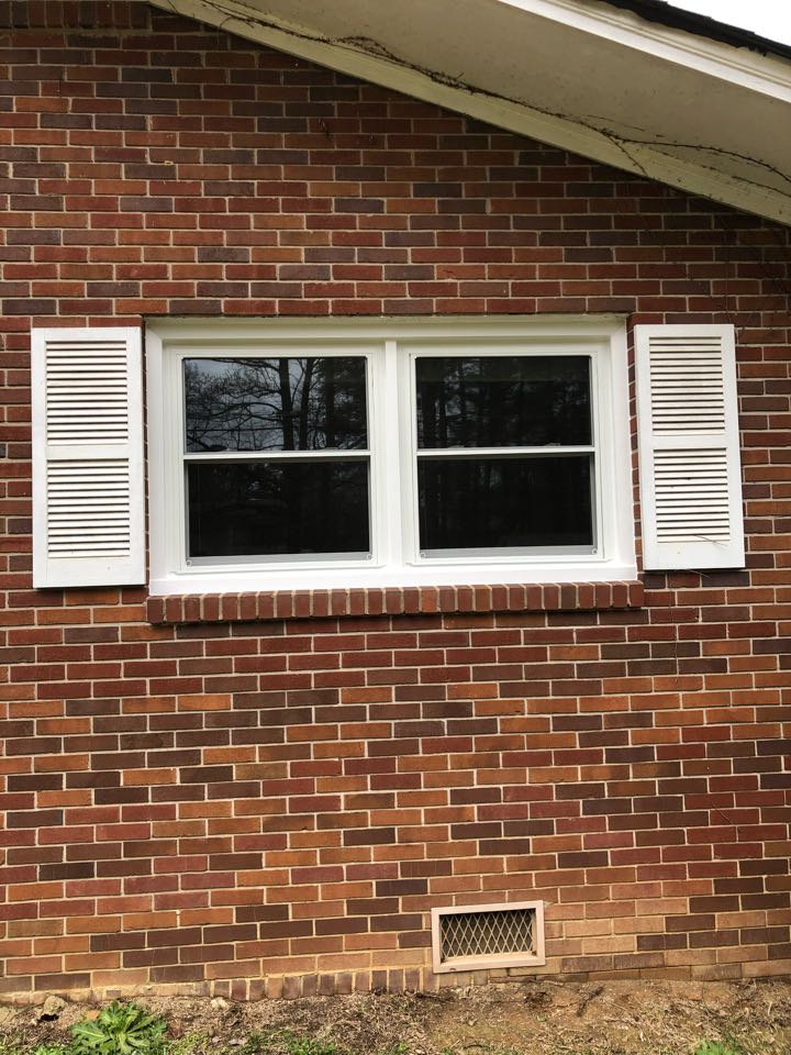 New windows for Willie Howard. By Winchoice USA (job 30549)