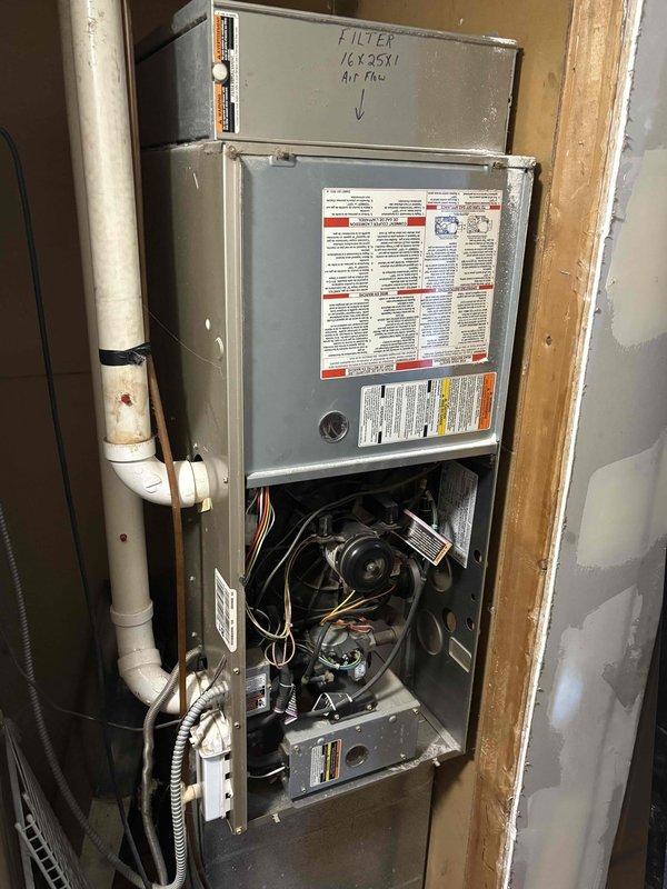 Responded to customer complaint of gas odor in mobile home, which MGE had previously identified as a CO2 issue. Upon inspection, detected furnace with compromised heat exchanger. Confirmed measurements of existing unit (16x25x1 filter size) and provided replacement quote for the failed system.