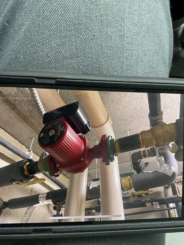 Replaced defective circulation pump for heating system. Identified and corrected improper installation orientation of previous pump. New pump was properly installed with correct flow direction to ensure optimal system performance.