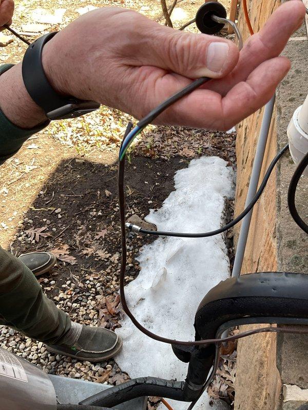 Diagnosed and resolved furnace cycling issue by correcting thermostat wiring and cleaning pressure switch ports that were causing blockage. Additionally repaired disconnected air conditioner by identifying damaged wire, reconnecting and taping exterior wiring to restore complete system functionality.