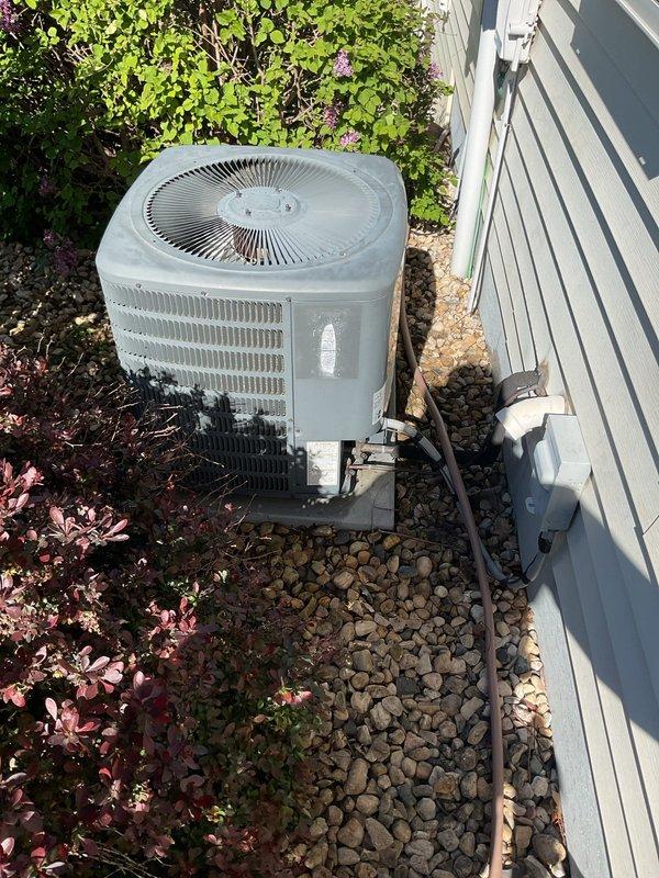 Performed comprehensive air conditioning clean and check on Goodman condenser unit as part of prepaid maintenance package. Conducted thorough inspection of all system components, verified proper operation of capacitor and contactor, and cleaned condenser coils and exterior surfaces. Unit found to be in good working condition with all electrical components functioning within normal parameters.