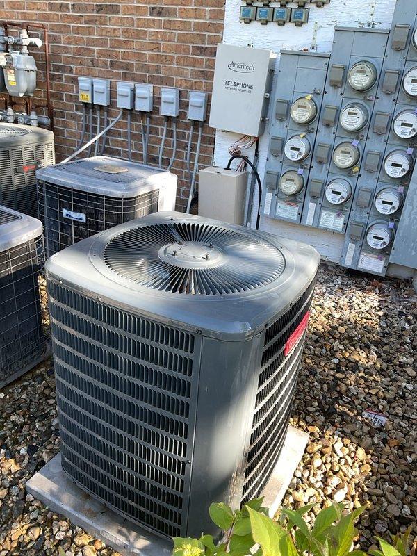 Performed comprehensive clean and check service on Goodman GSX130301LB air conditioning unit. System inspection revealed all components operating within normal parameters, including proper refrigerant charge levels, functional contactor, and capacitor testing within specifications. Measured temperature differential of 22 degrees across the evaporator coil, confirming optimal cooling performance and system efficiency.