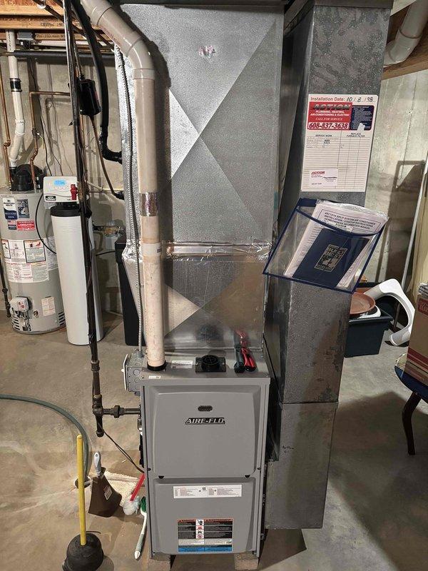 Completed prepaid furnace maintenance including comprehensive cleaning and operational check of Airesta furnace system. Performed combustion analysis using Testo 310 analyzer, confirming proper operation with readings within acceptable parameters. All system components inspected and verified to be functioning correctly with no deficiencies noted.