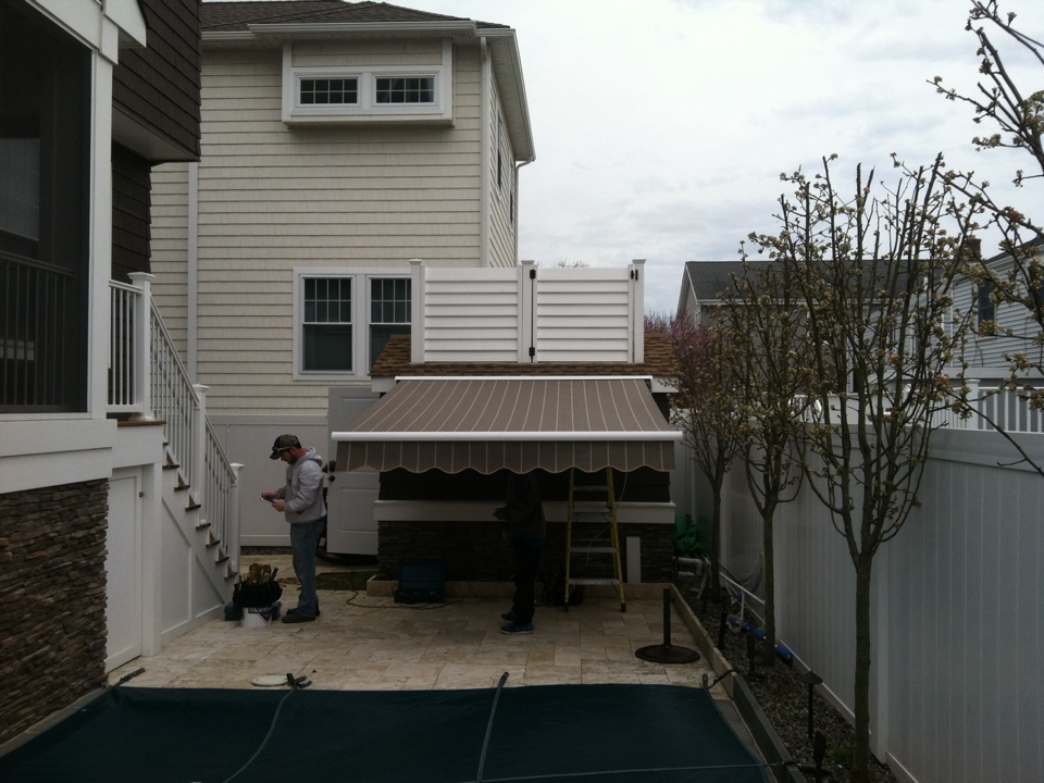Somers Point, NJ - Wherever you need shade, MiamiSomers is there. Get your retractable awning estimate today! Somers Point, NJ - Wherever you need shade, MiamiSomers is there. Get your retractable awning estimate today!