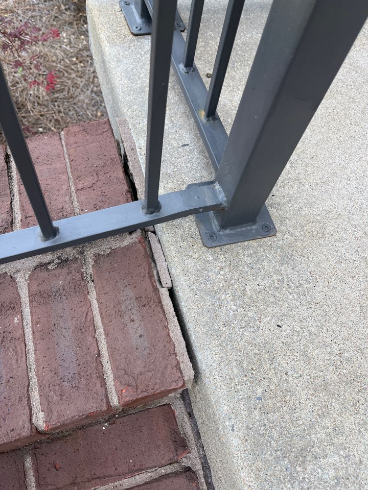 Front porch is settling. Needs piers. 