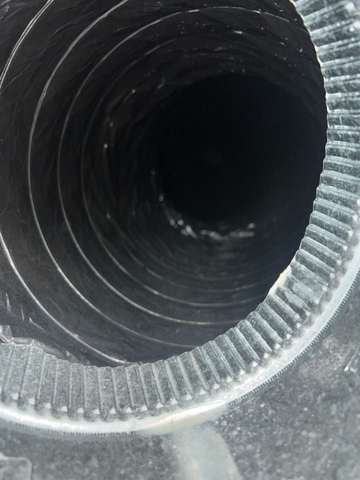 Duct cleaning on a 1 systems house in Haslet 