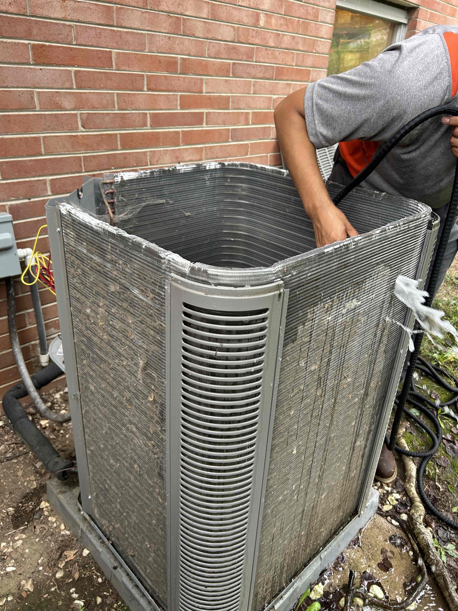 Performed central air conditioning inspection/maintenance.
System works properly at this time.