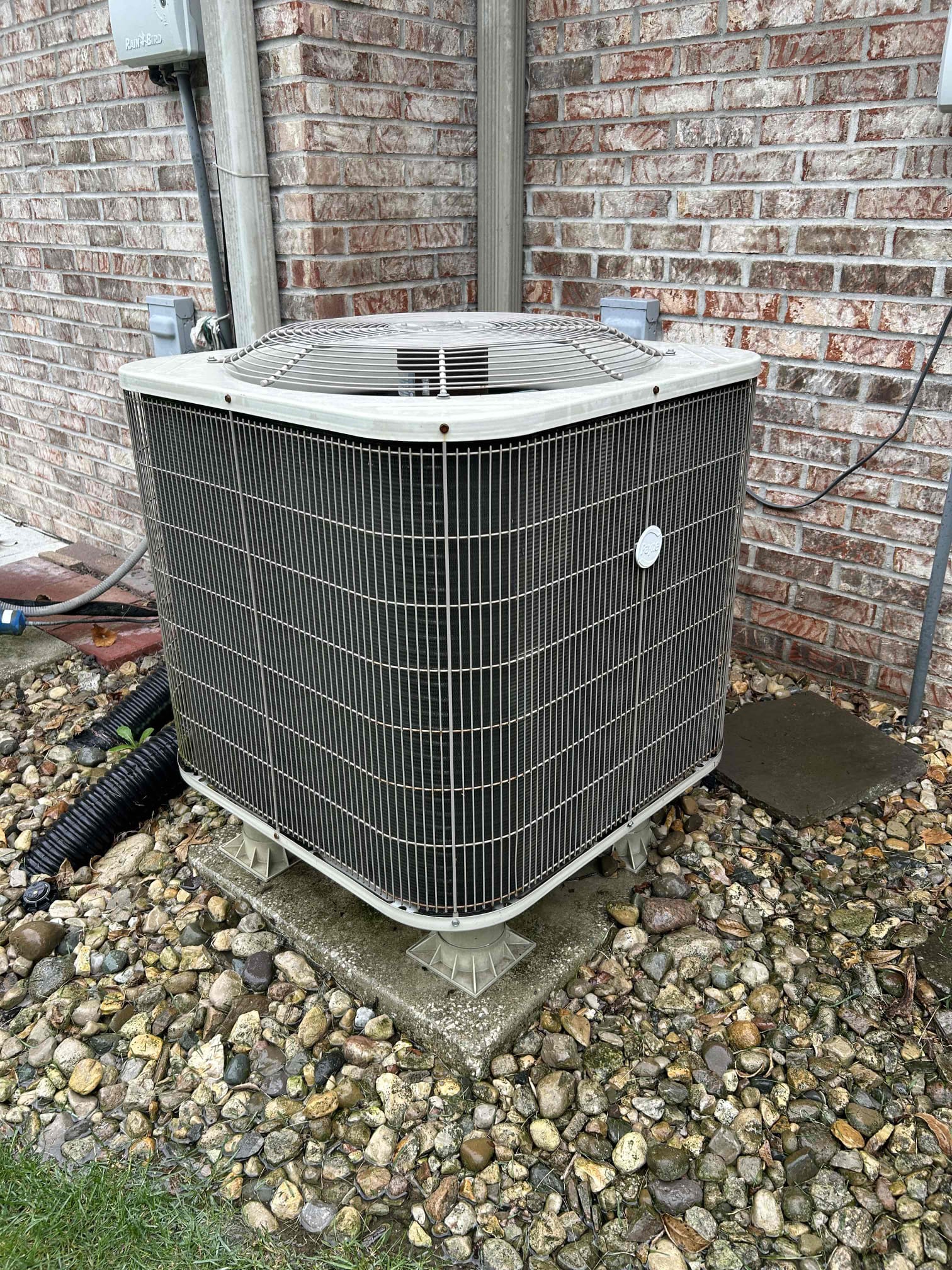 Performed Heat pump/air handler inspection/maintenance.
Tested the humidifier functionality, the water panel is good.
Installed the compressor hard start kit.
System works properly at this time.