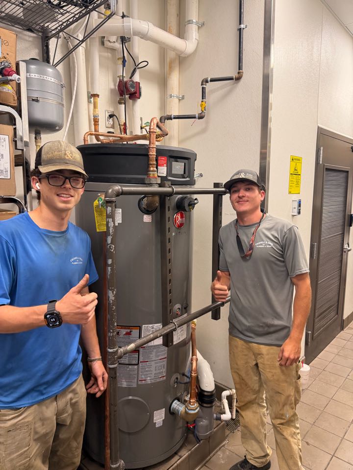 Prattville, AL - Prattville’ s favorite place to eat has a shiny new Rheem Titan commercial water heater!