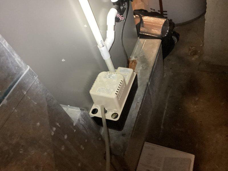 Performed annual maintenance inspection on central air conditioning condenser unit. Notified customer that current maintenance agreement has expired and provided options for service renewal or one-time maintenance fee to complete the scheduled preventive maintenance work.