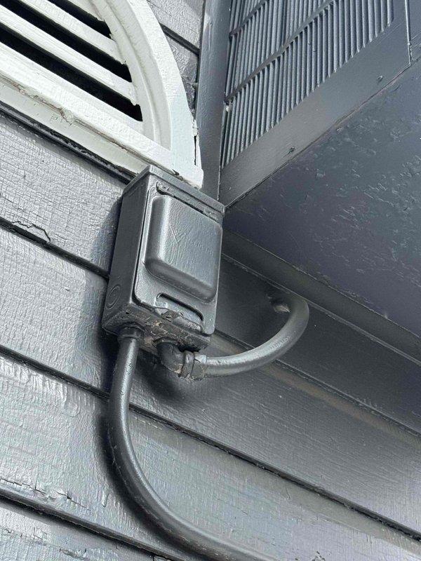 Conducted on-site assessment of non-operational air conditioning system requiring 12-foot ladder access for evaluation. Performed measurements of installation area and documented existing exterior HVAC condenser unit location, electrical disconnect, and ventilation components. Prepared comprehensive replacement estimate based on site conditions and equipment accessibility requirements.