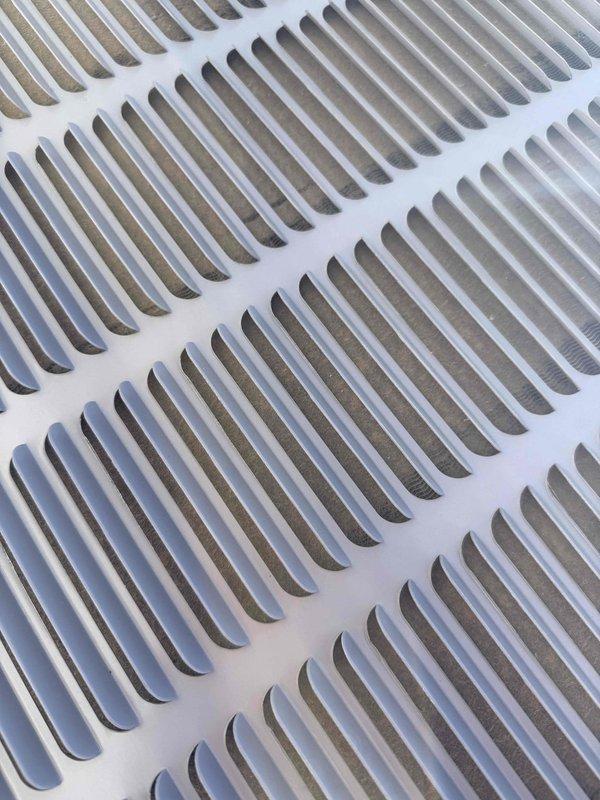 Responded to commercial no-cooling call and accessed rooftop HVAC unit using 28-foot extension ladder. Upon inspection, diagnosed and resolved cooling system malfunction, restoring proper operation to the unit. Equipment tested and confirmed operational before departure.