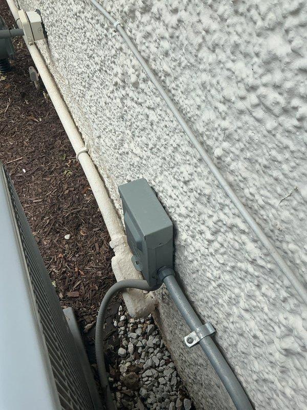 Completed comprehensive HVAC maintenance agreement service on Carrier system, including inspection of outdoor condenser unit and indoor air handler/furnace. Verified proper operation of all components, checked refrigerant lines and electrical connections at disconnect box, and replaced 16x25x1 air filter per agreement terms.