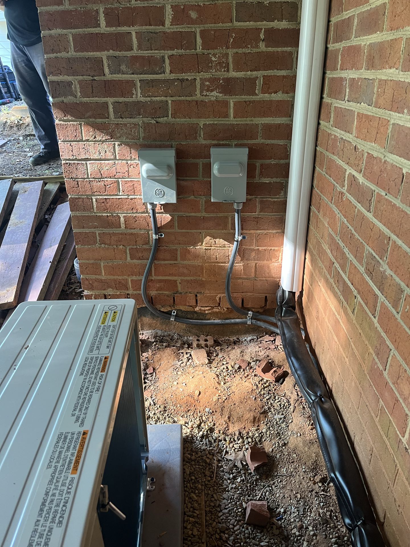 Install circuits for mini split unit