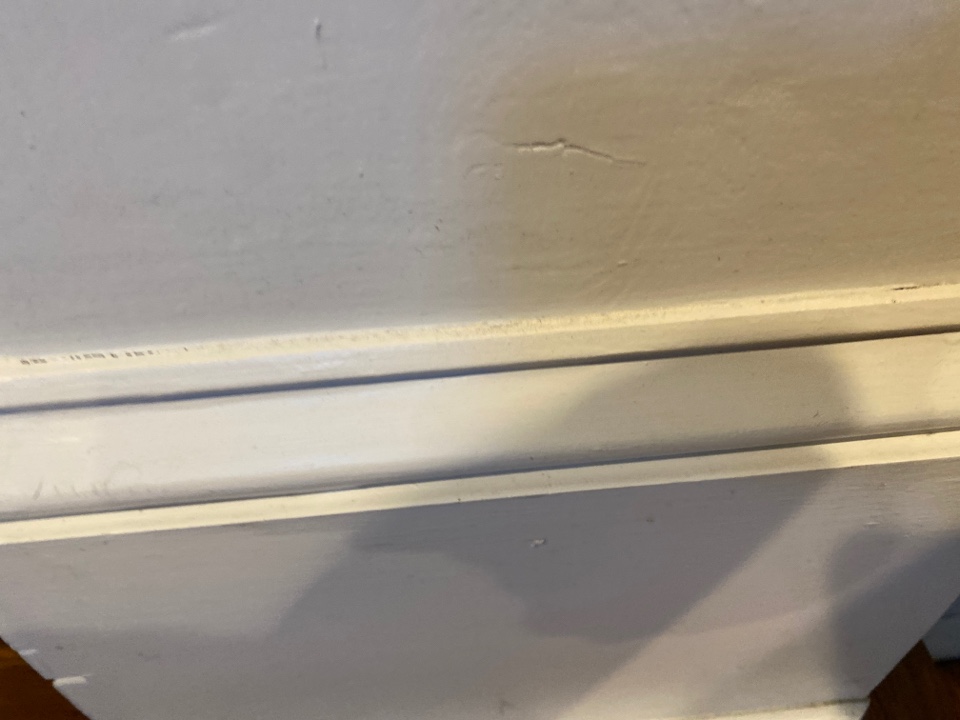 Clean baseboard Clean baseboard
