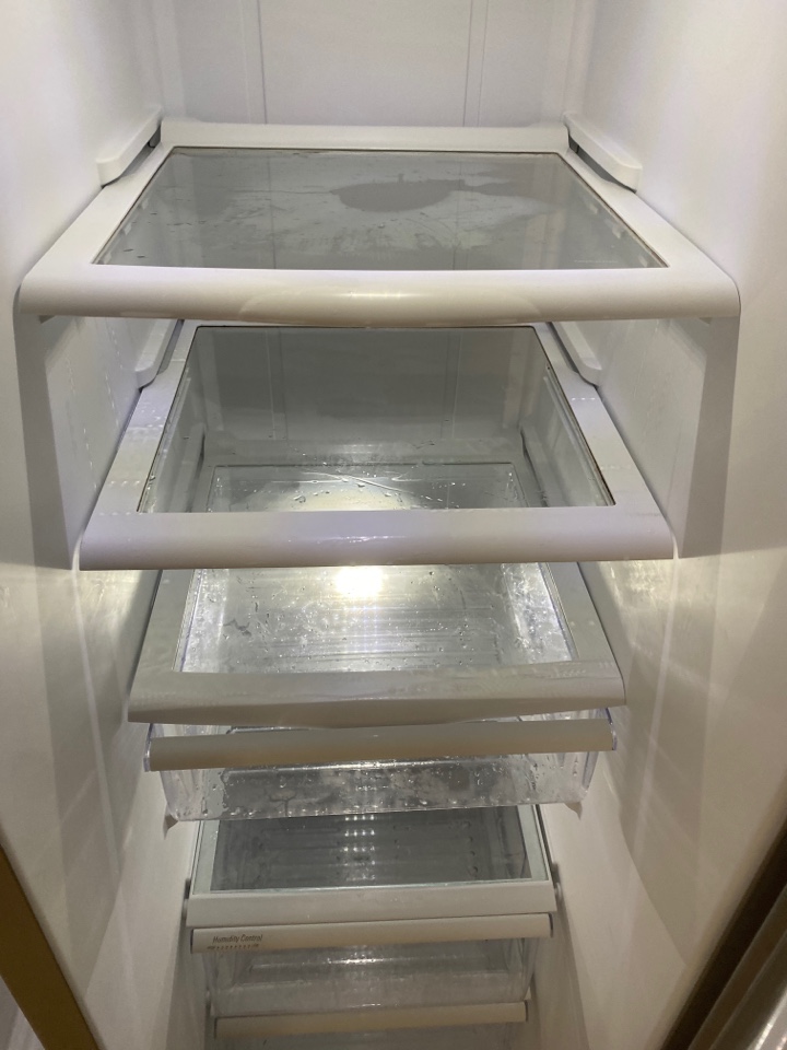 Clean fridge Clean fridge