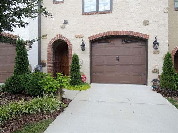 House Cleaning today in Greensboro. Townhomes. Biweekly cleanings. House Cleaning Near Me House Cleaning today in Greensboro. Townhomes. Biweekly cleanings. House Cleaning Near Me