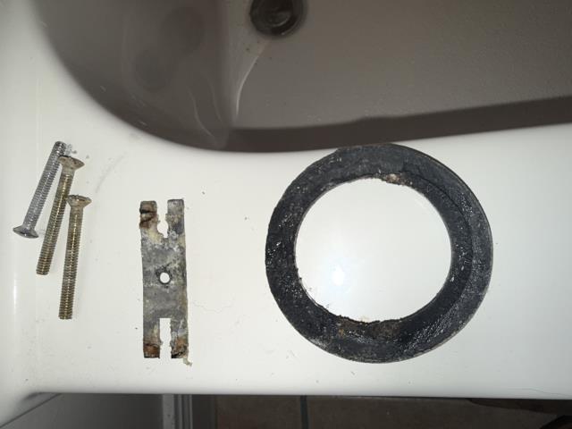 
Our skilled service technicians carefully removed the existing overflow trim plates and gasket seals, replacing them with new gaskets and a properly fitted trim plate to ensure a secure seal on the overflow drain. In addition, we resealed around the existing tub spout, as there is currently a significant gap that is allowing water to penetrate the shower walls and leak into the ceiling below. Once the resealing process was complete, our team conducted a thorough retest for leaks to confirm that the system is properly sealed and functioning as intended.