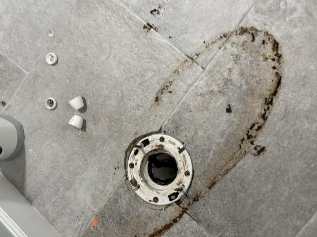 We removed the toilet and the existing wax ring, thoroughly cleaned all old wax residue from the flange and surrounding area, installed a new wax ring, and reset, secured, and properly aligned the toilet. After installation, we fully tested the toilet to confirm proper operation, a watertight seal, and leak-free performance.