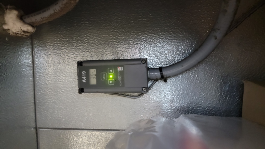 Diagnosing Walk in cooler running below freezing damaging product overnight at El Asado Meat Market near Lanadau Blvd, Cold control is off by 7F degrees.