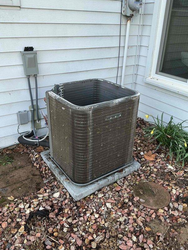 Performed annual maintenance on a one-year-old residential air conditioning system. Conducted comprehensive inspection of outdoor condensing unit, including electrical components, capacitor, contactor, and wiring connections. All components found to be in proper working condition with no signs of wear or deterioration noted.