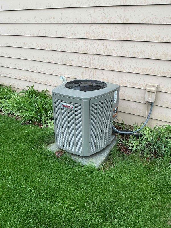 Completed preventative maintenance tune-up on 3-year-old Lennox air conditioning system. Performed comprehensive inspection of outdoor condensing unit, verified proper electrical connections at capacitor and contactor, checked refrigerant levels, and confirmed system operational efficiency. All components found to be functioning within normal parameters.