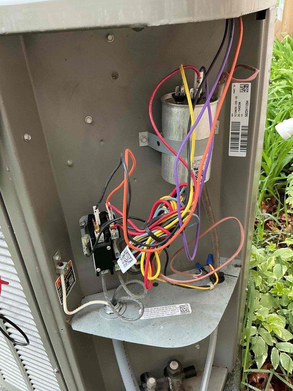 Completed preventative maintenance tune-up on 3-year-old Lennox air conditioning system. Performed comprehensive inspection of outdoor condensing unit, verified proper electrical connections at capacitor and contactor, checked refrigerant levels, and confirmed system operational efficiency. All components found to be functioning within normal parameters.