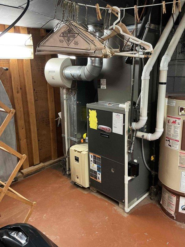 Completed comprehensive air conditioning tune-up on 18-year-old system with 2:30 PM appointment following morning call-ahead confirmation. Performed standard maintenance protocol including filter inspection, refrigerant level check, electrical connection testing, condensate drain evaluation, and thermostat calibration to ensure optimal system performance for the cooling season.
