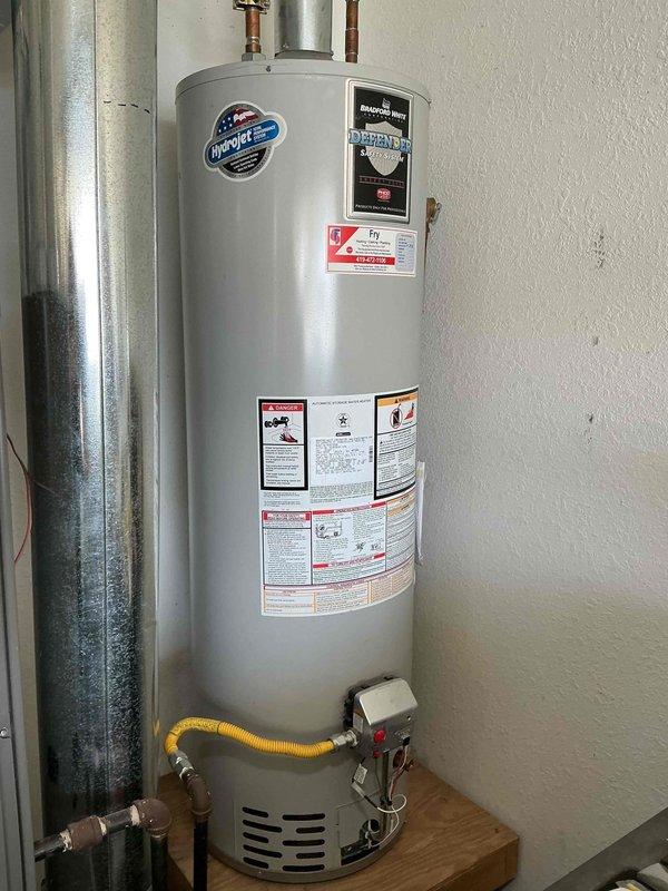 Performed preventative maintenance and cooling system evaluation on a 2-year-old residential air conditioning unit. Inspected Lennox HVAC system, verified proper operation of all cooling components, and confirmed system availability and functionality. Unit found to be operating within normal parameters with no immediate service concerns identified.