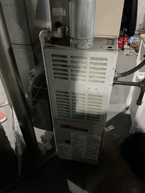Replaced defective condenser fan motor with new 1/6-1/3 HP, 230-volt unit (part #5462). System tested and verified proper operation upon completion, with customer payment arrangements finalized for remaining balance.