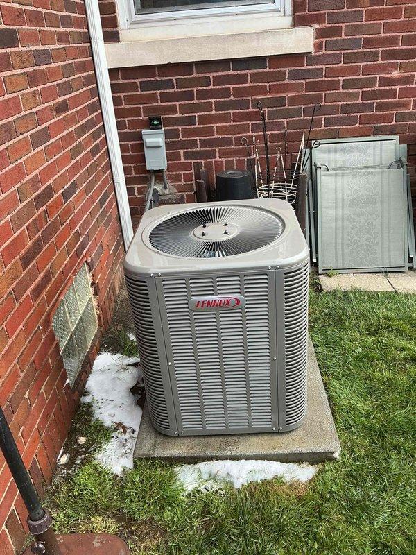 Performed comprehensive tune-up on 4-year-old Lennox residential air conditioning system. Inspected electrical components including capacitor (40/5 MFD), contactor relay, and associated wiring connections; verified proper operation of condenser unit and fan assembly. All components found in good working condition with no deficiencies noted.