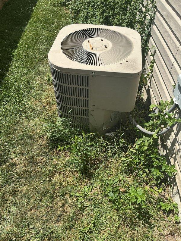 Responded to service call for central air conditioning unit not cooling properly. Upon inspection, diagnosed and repaired the malfunctioning condensing unit, addressing issues affecting system performance. Unit tested and confirmed operational with proper cooling capacity restored.