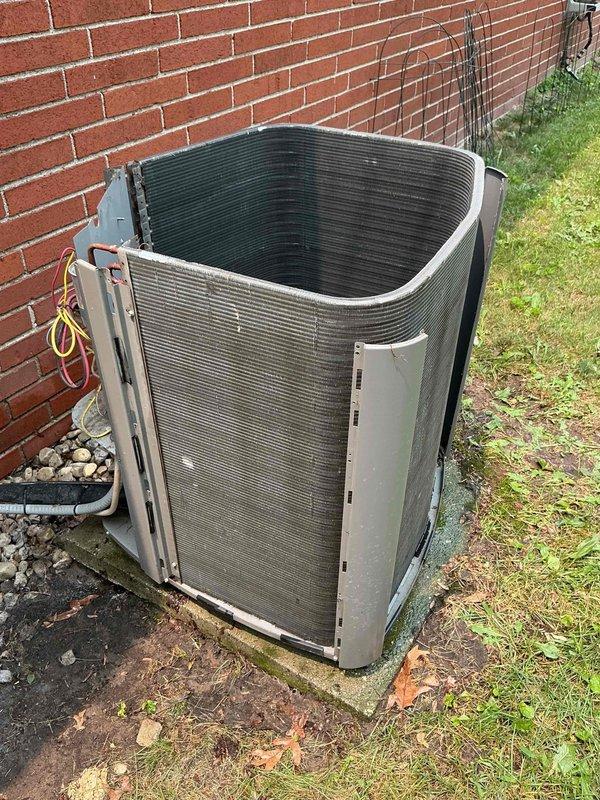 Responded to cooling complaint on residential split system air conditioning unit. Performed diagnostic evaluation of outdoor condenser unit and associated refrigerant lines. Inspected unit for proper operation, verified electrical connections at disconnect box, and assessed overall system condition to identify cause of inadequate cooling performance.